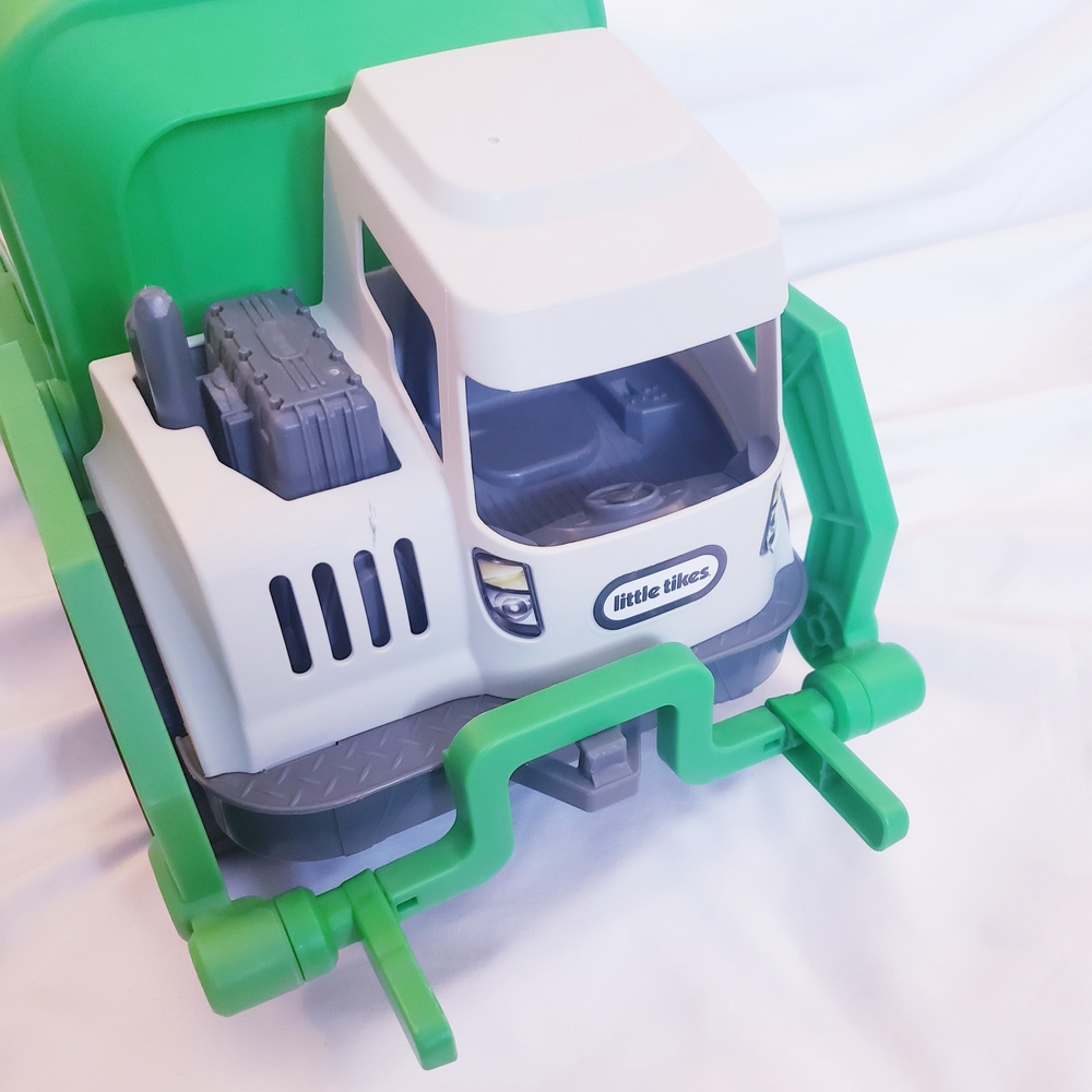 Little Tikes Garbage Truck Toy - Picture 2 of 10